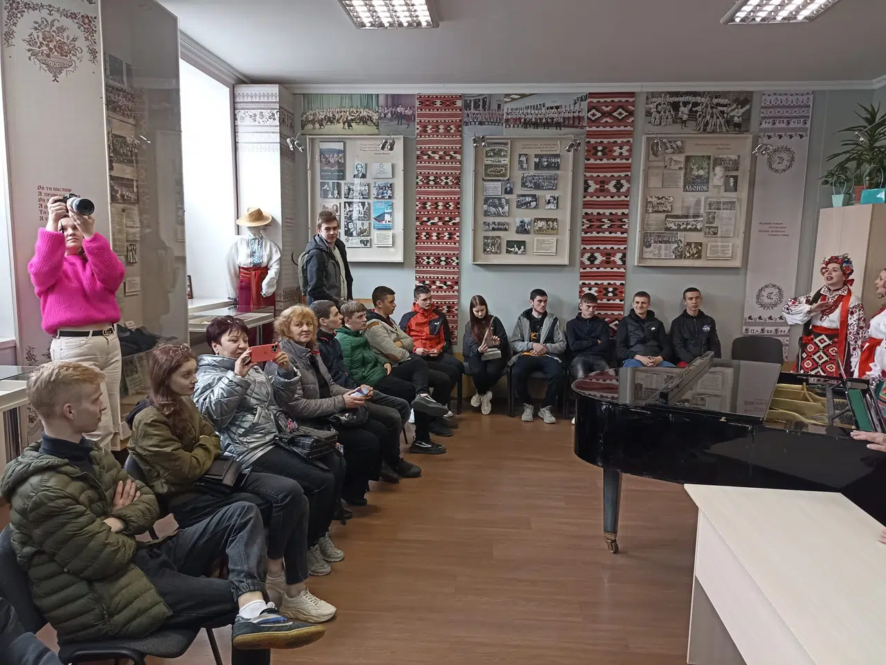 «А льон цвіте синьо-синьо…»