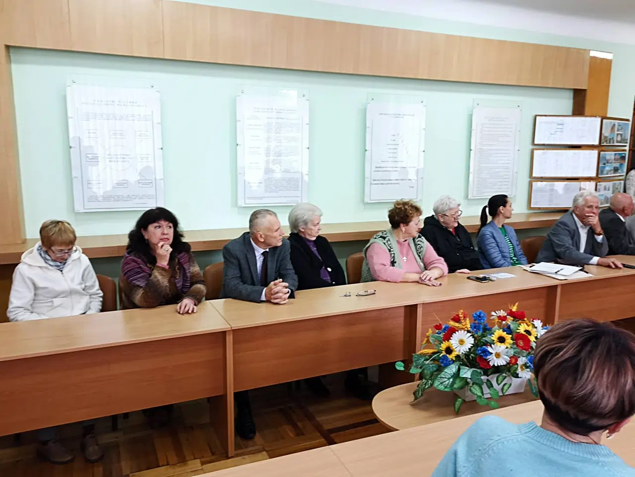 Привітання студентами коледжу своїх викладачів?