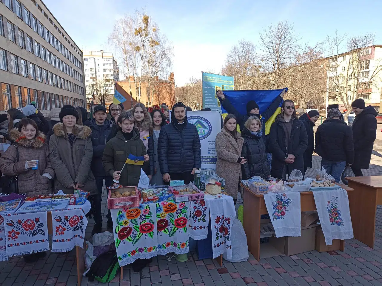 Благодійна ярмарка задля підтримки ЗСУ!