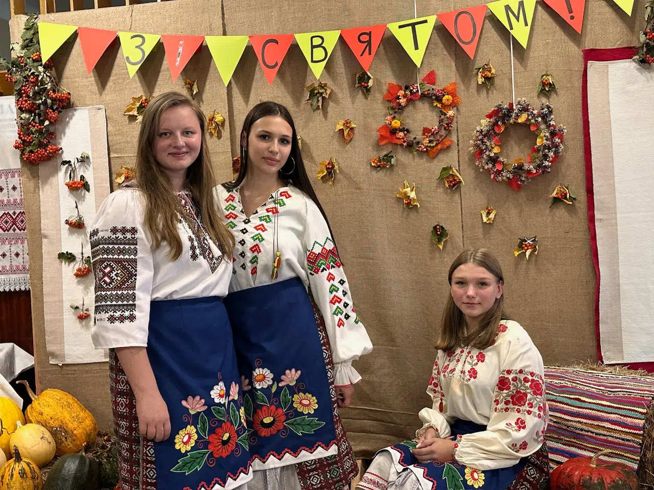 Вітання з Днем працівників освіти