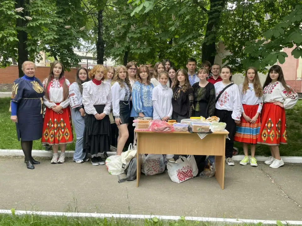 Благодійний ярмарок на день вишиванки