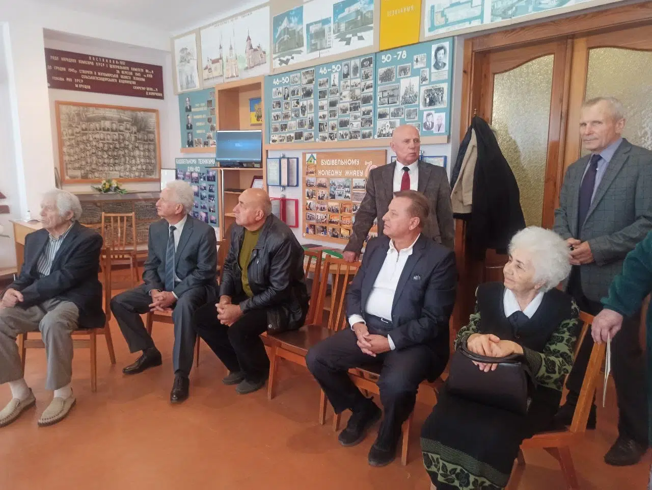 Вітання з Днем працівників освіти