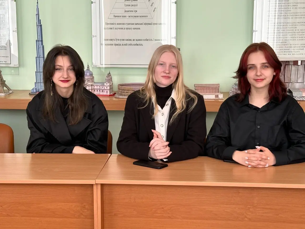 Студенти коледжу на ознайомчій практиці