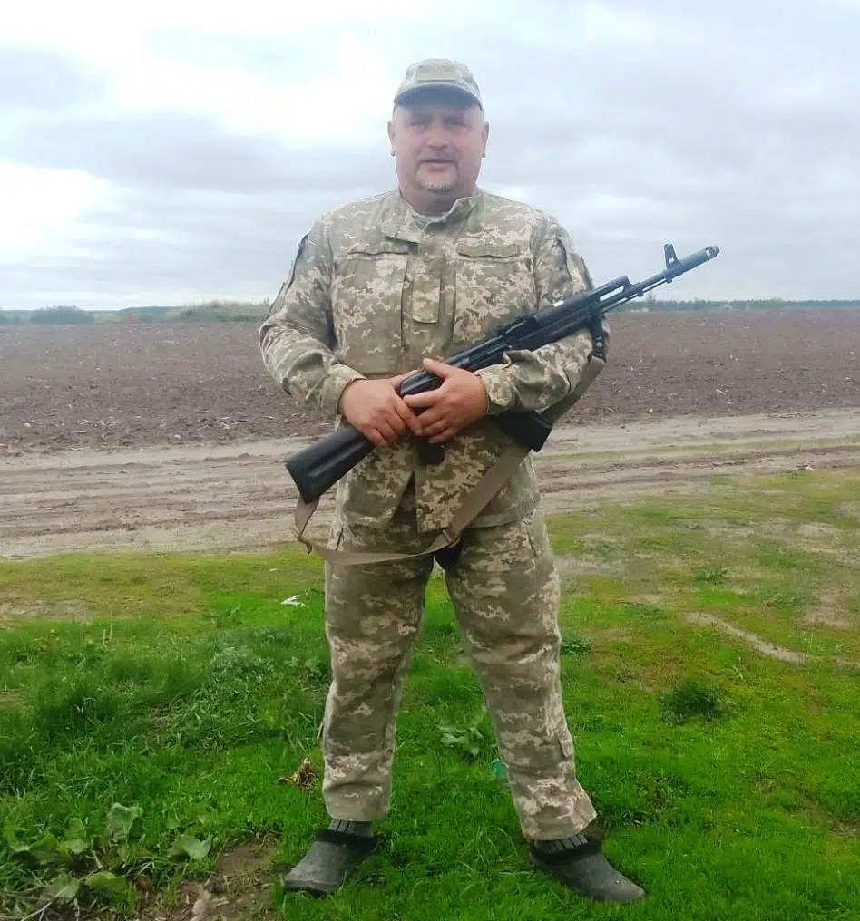 Бог створив життя на Землі, а все інше зробили будівельники