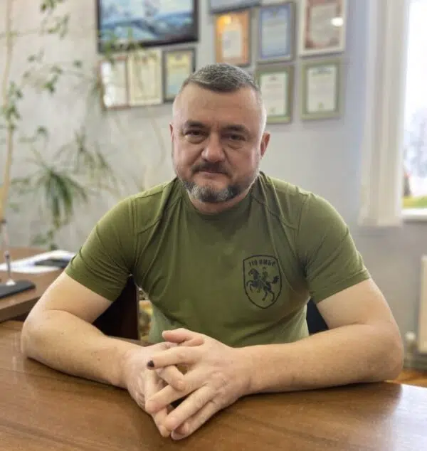 Бог створив життя на Землі, а все інше зробили будівельники