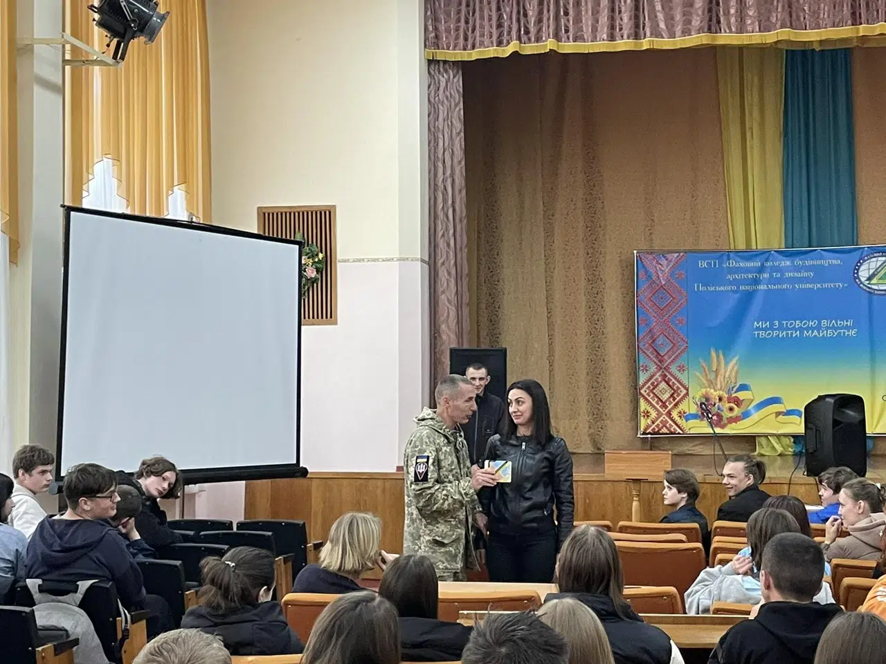 Тренінг на тему “Поведінкові реакції на стресові ситуації. Методи і прийоми самодопомоги”