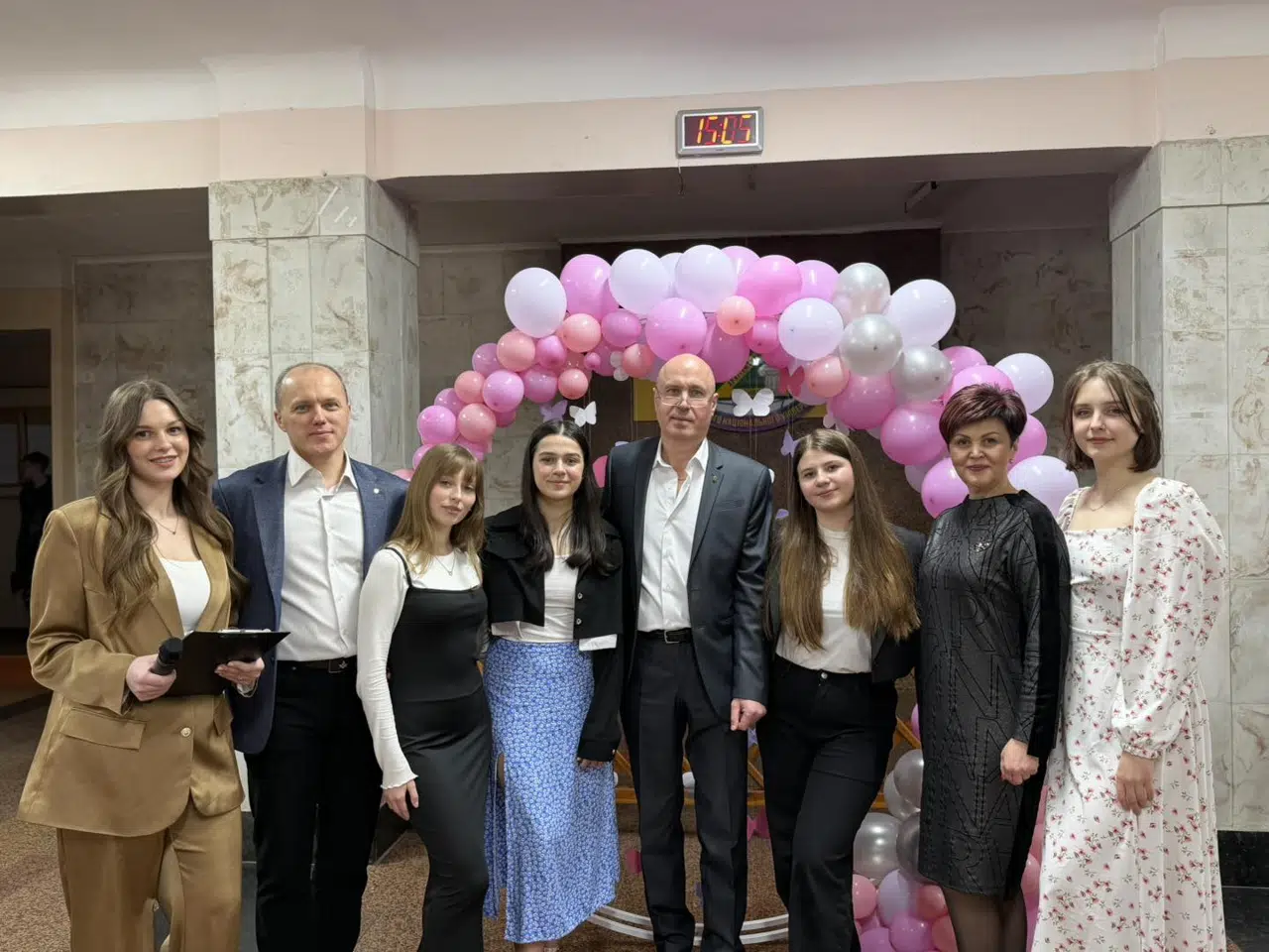 До Міжнародного жіночого дня 8 Березня