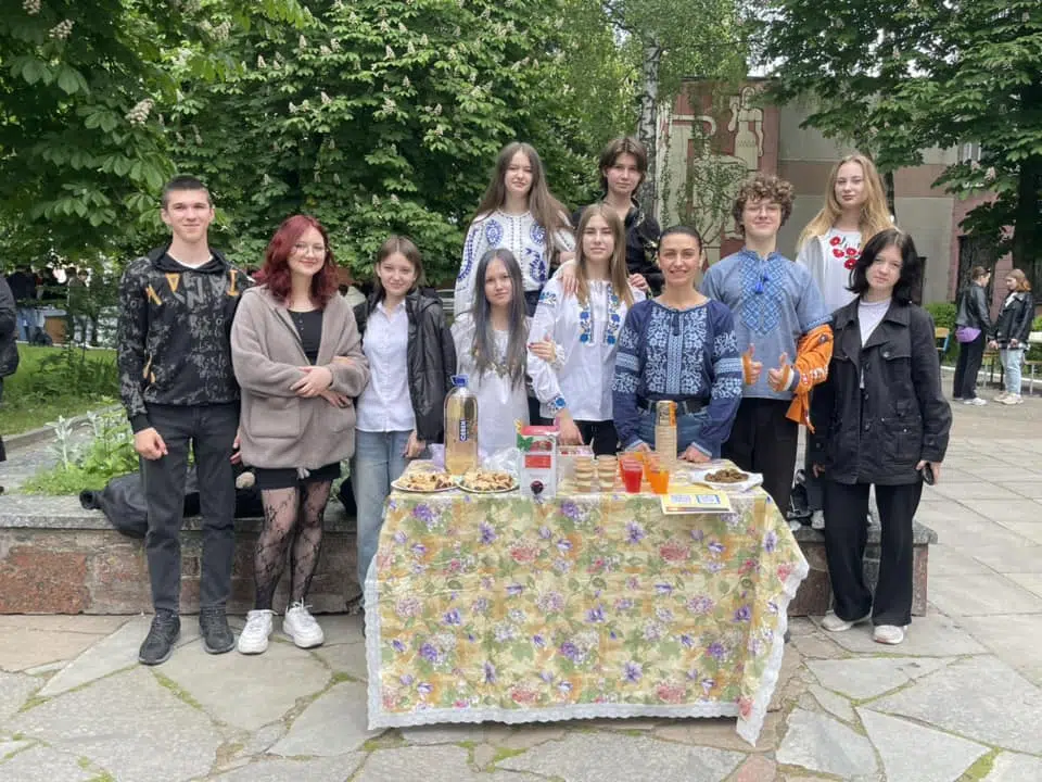 Благодійний ярмарок на день вишиванки