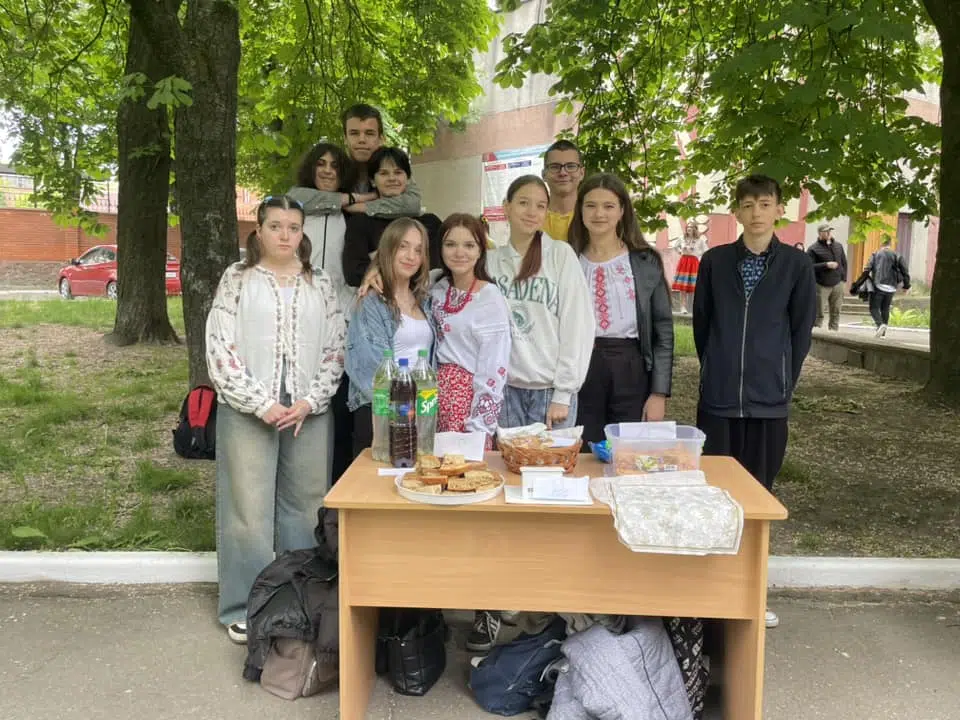 Благодійний ярмарок на день вишиванки