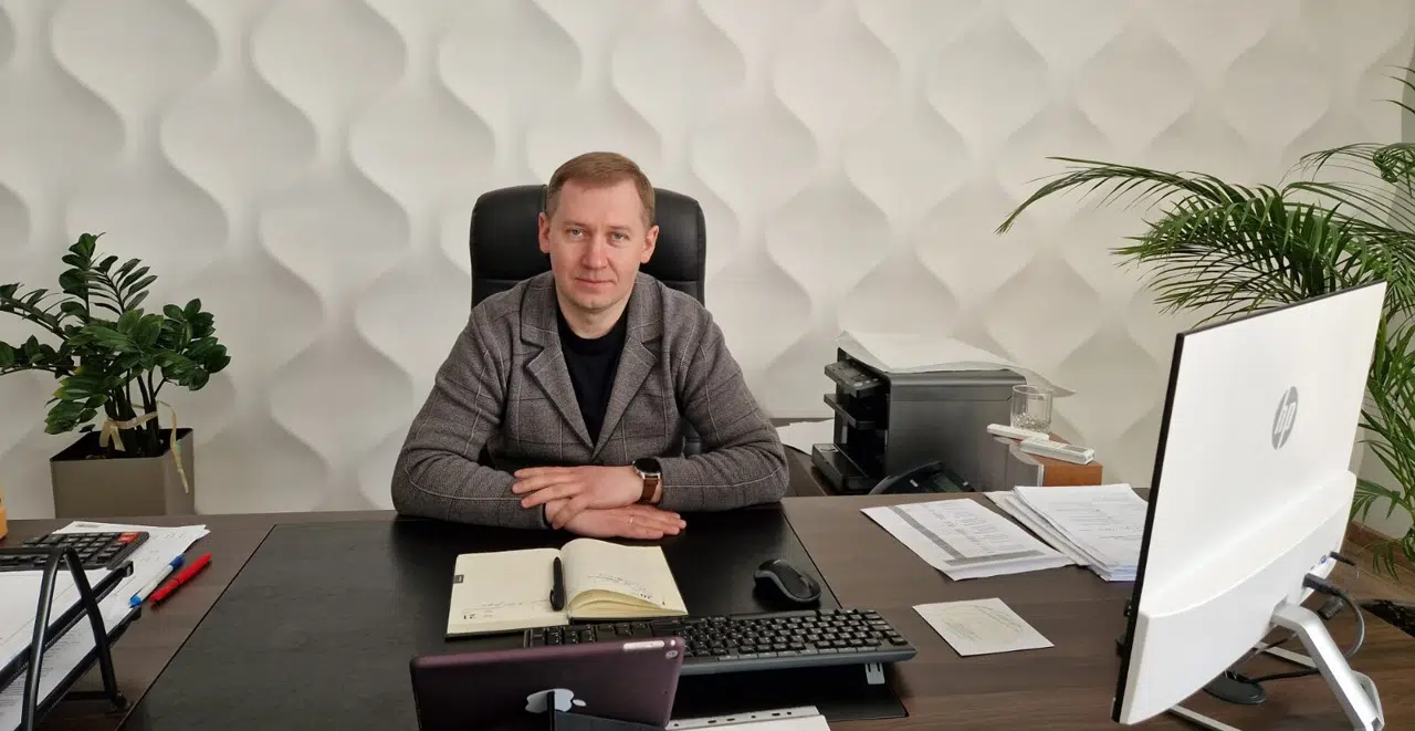 Бог створив життя на Землі, а все інше зробили будівельники