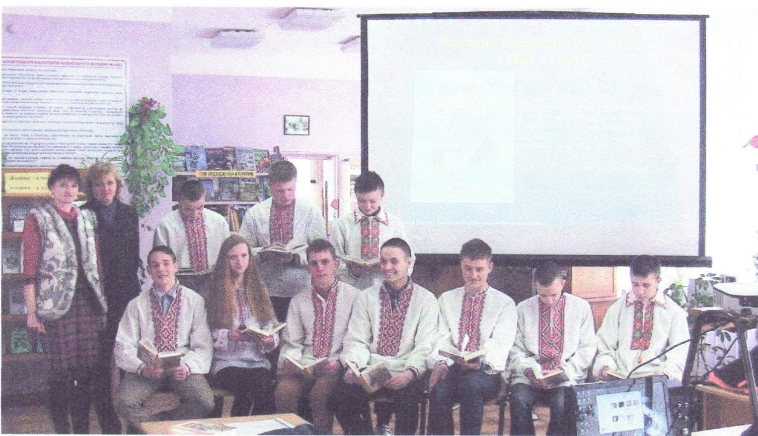 Архівне фото бібліотеки коледжу: Зустрічі, лекції та відкриття